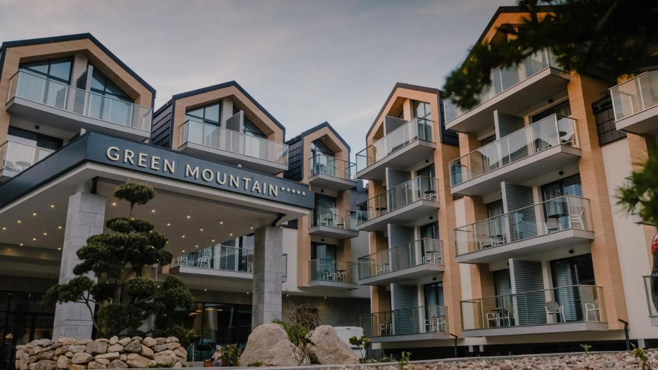 Green Mountain 5* Hotel คาร์ปัตซ์ ภายนอก รูปภาพ Green Mountain Resort