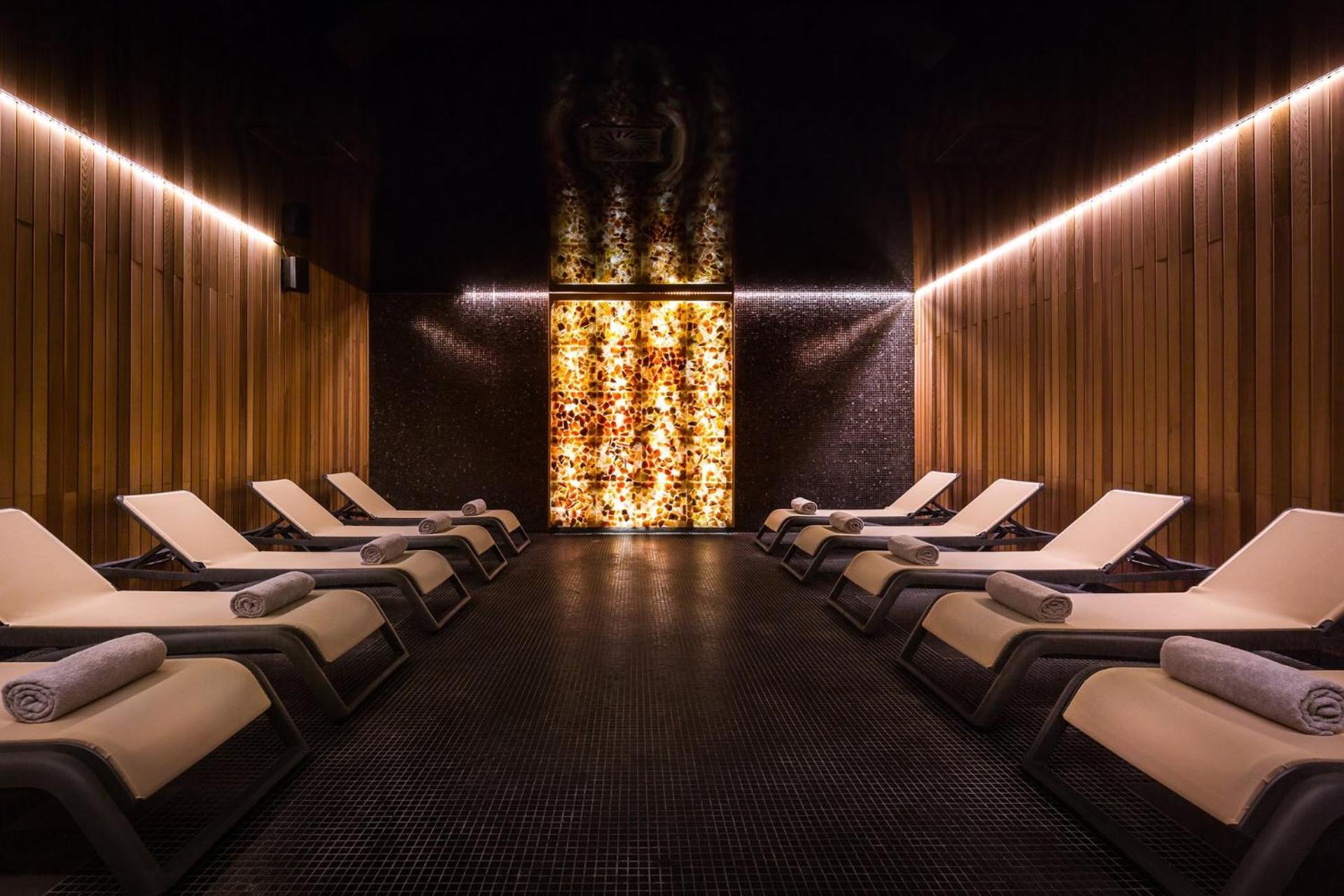 Green Mountain 5* Hotel คาร์ปัตซ์ ภายนอก รูปภาพ The spa at The Ivy Collection