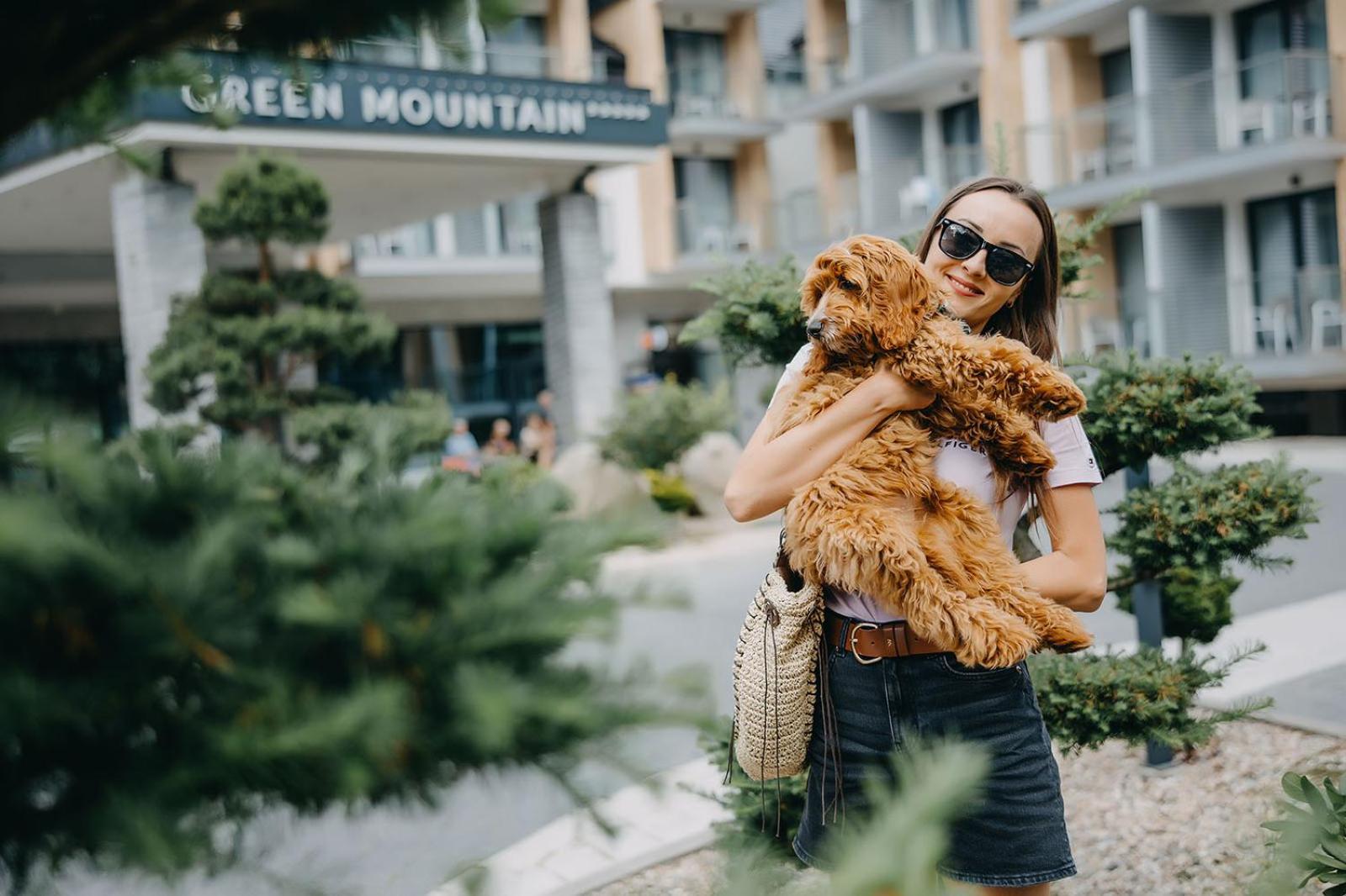 Green Mountain 5* Hotel คาร์ปัตซ์ ภายนอก รูปภาพ Green Mountain Hotel