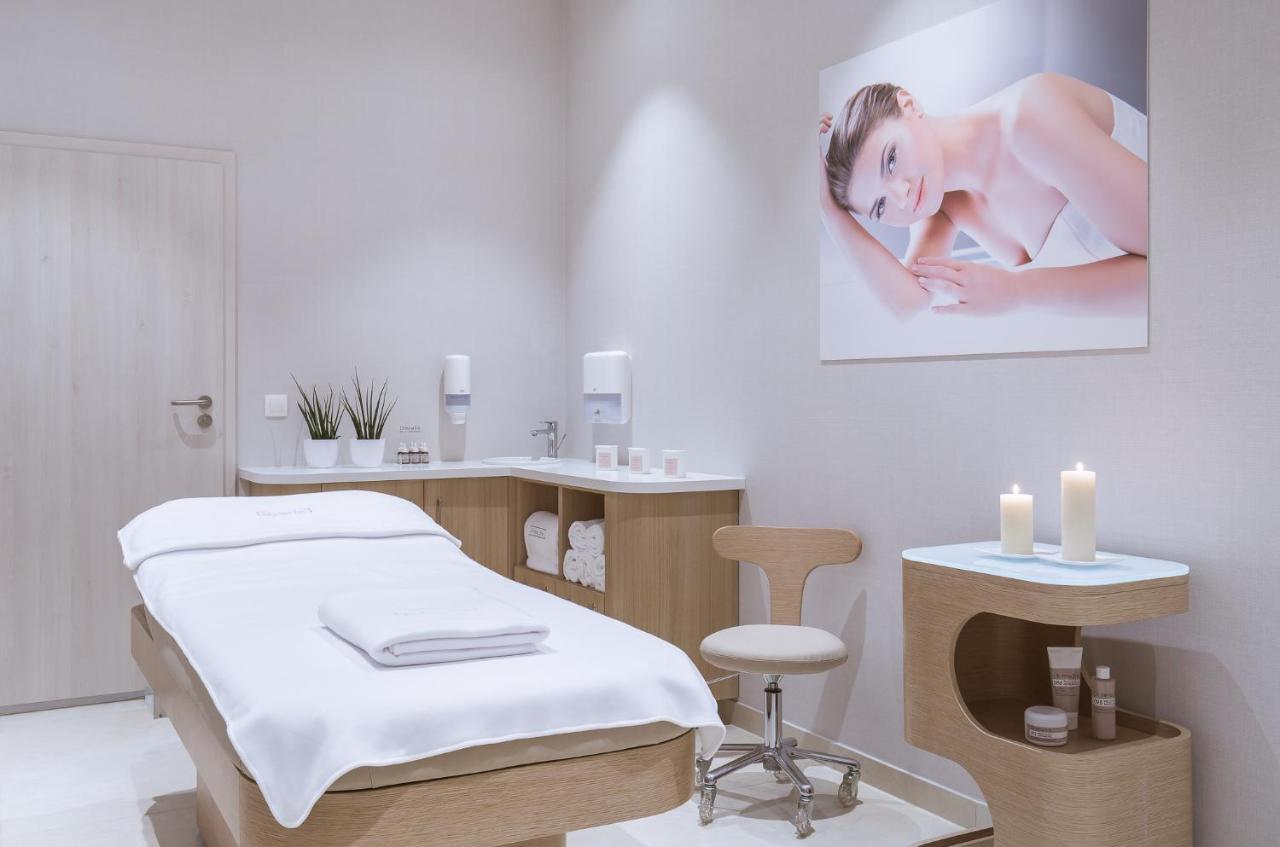 Green Mountain 5* Hotel คาร์ปัตซ์ ภายนอก รูปภาพ A treatment room at a spa