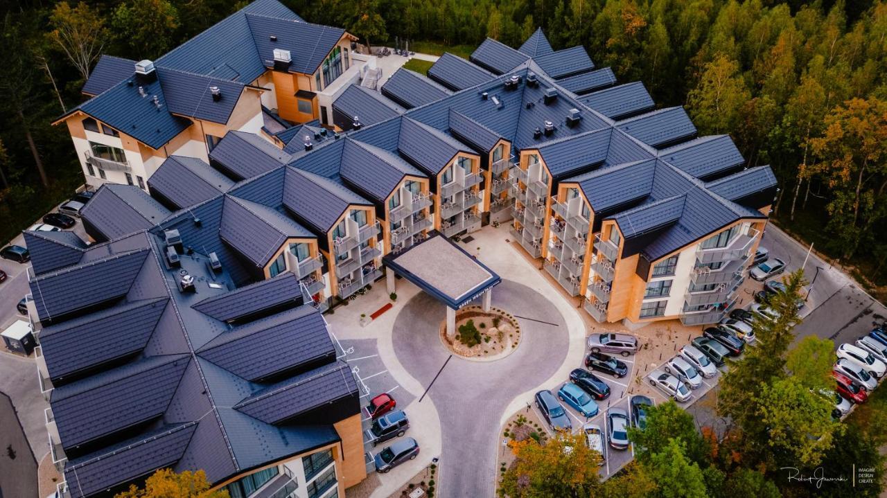 Green Mountain 5* Hotel คาร์ปัตซ์ ภายนอก รูปภาพ Residential complex in the village of Zelenograd
