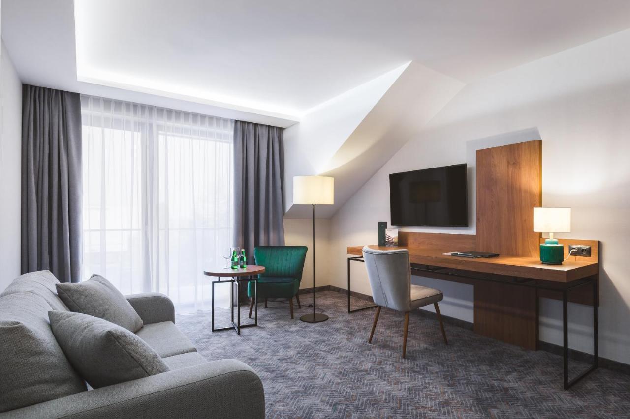 Green Mountain 5* Hotel คาร์ปัตซ์ ภายนอก รูปภาพ Suite