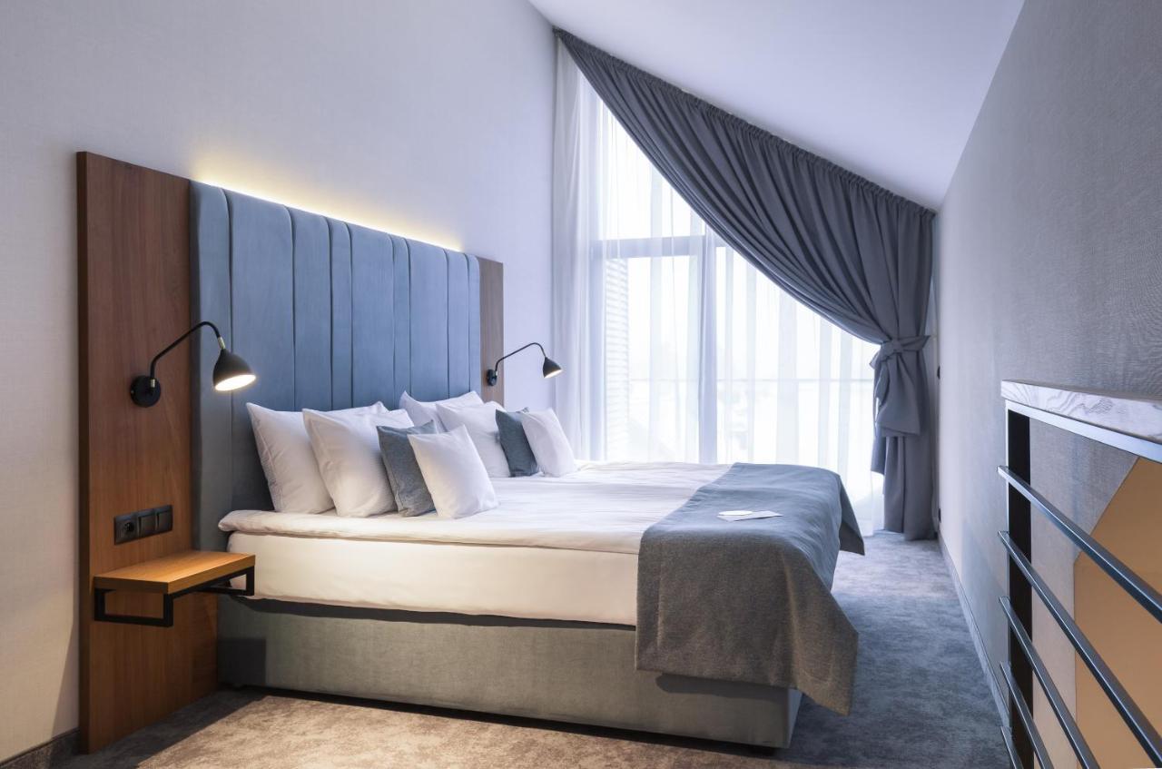 Green Mountain 5* Hotel คาร์ปัตซ์ ภายนอก รูปภาพ A room at the hotel
