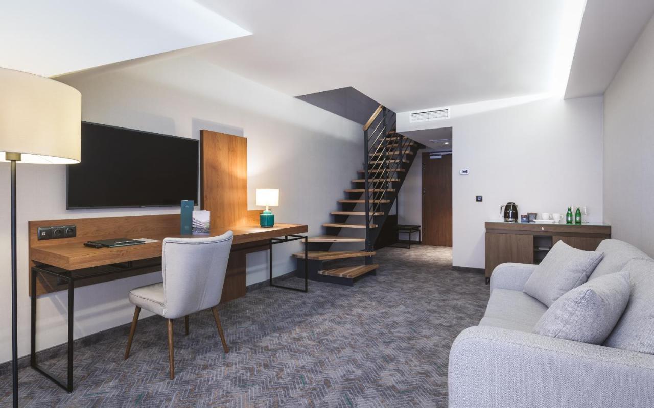 Green Mountain 5* Hotel คาร์ปัตซ์ ภายนอก รูปภาพ Suite